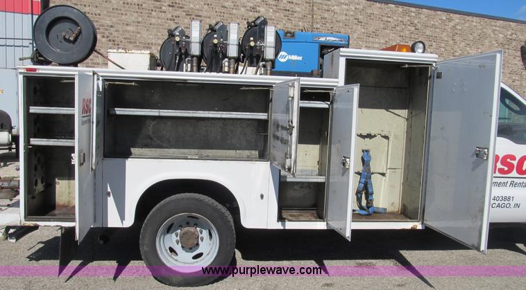 image for item B2921 2005 Ford F550 XL Super Duty service truck