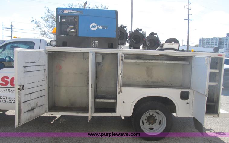 image for item B2921 2005 Ford F550 XL Super Duty service truck