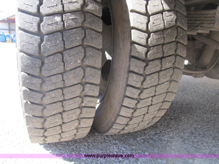 image for item B2921 2005 Ford F550 XL Super Duty service truck