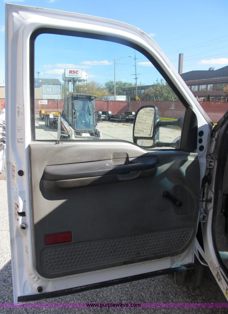 image for item B2921 2005 Ford F550 XL Super Duty service truck