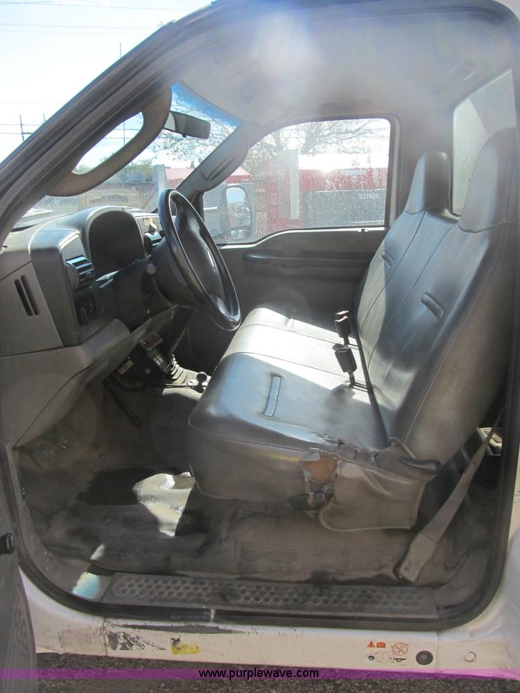 image for item B2921 2005 Ford F550 XL Super Duty service truck