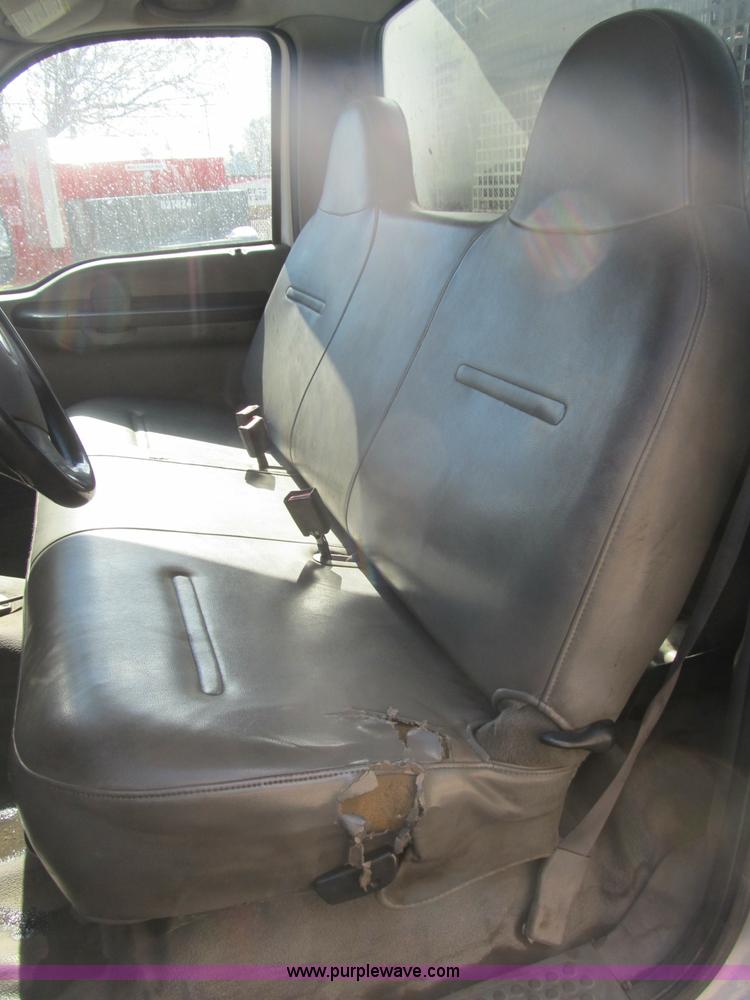 image for item B2921 2005 Ford F550 XL Super Duty service truck