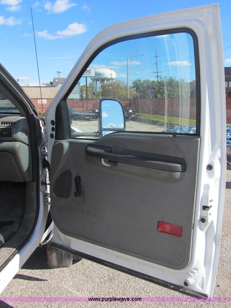image for item B2921 2005 Ford F550 XL Super Duty service truck