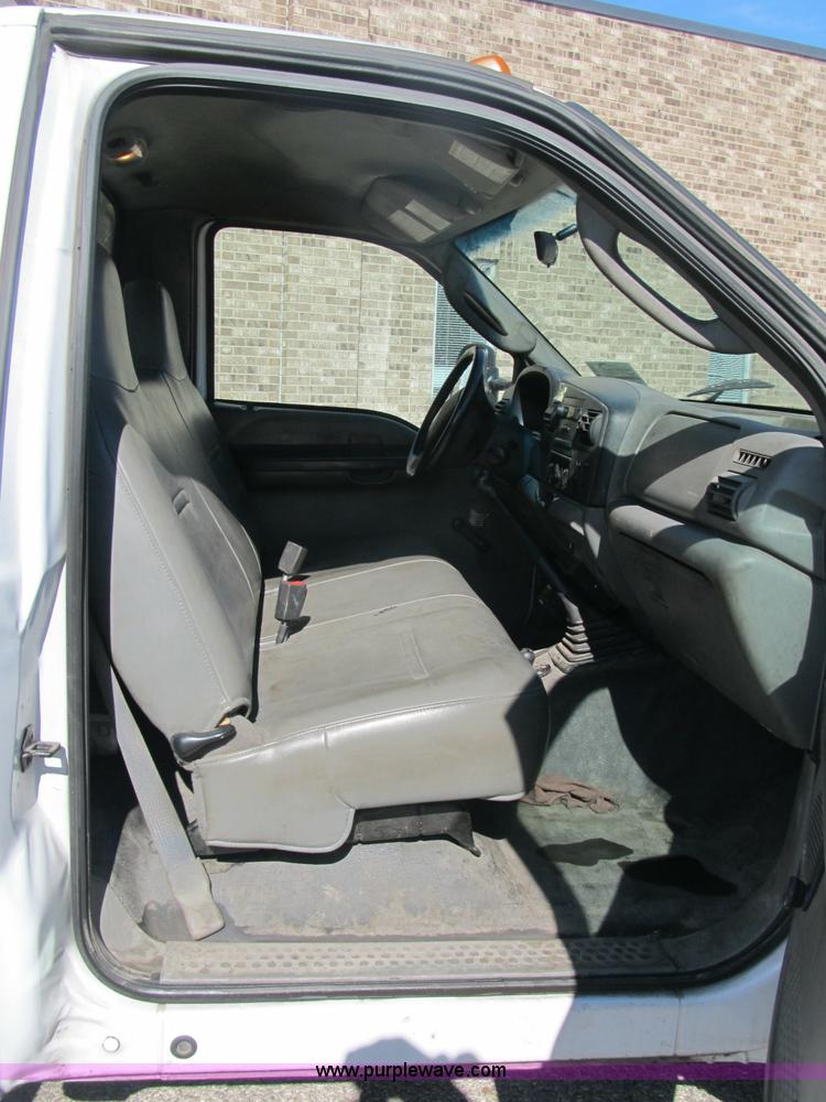 image for item B2921 2005 Ford F550 XL Super Duty service truck