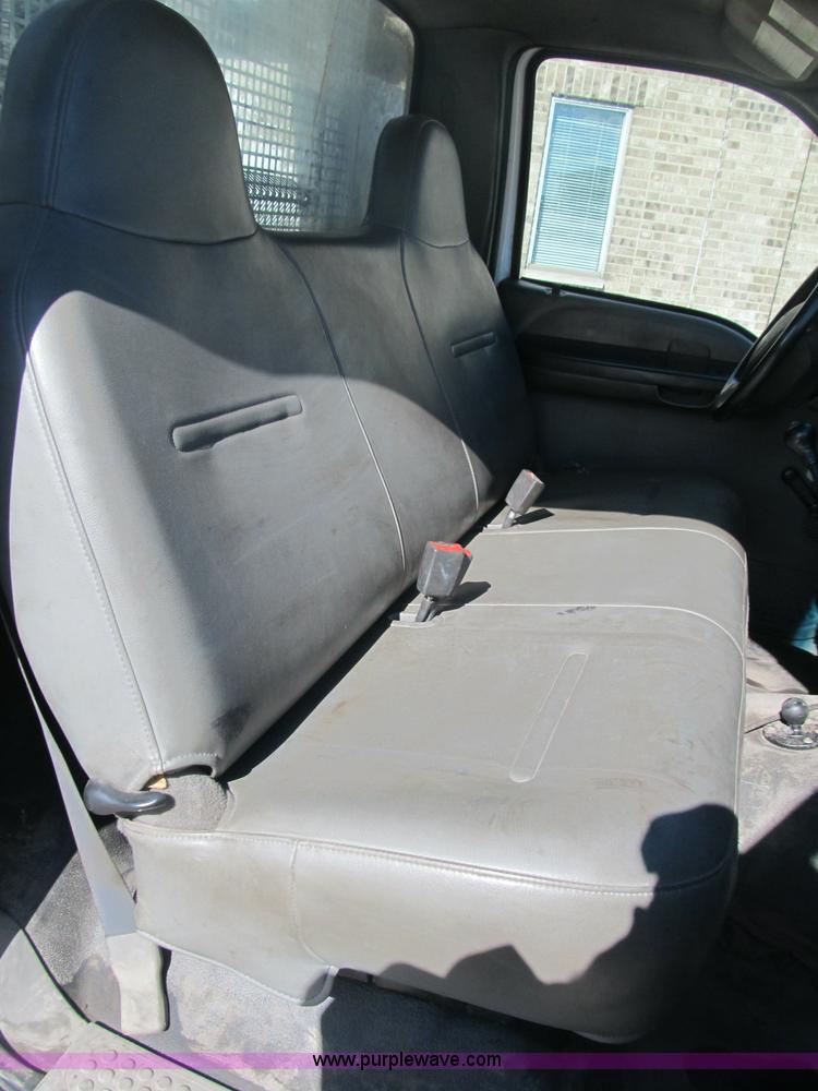 image for item B2921 2005 Ford F550 XL Super Duty service truck