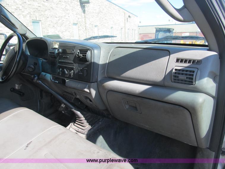 image for item B2921 2005 Ford F550 XL Super Duty service truck