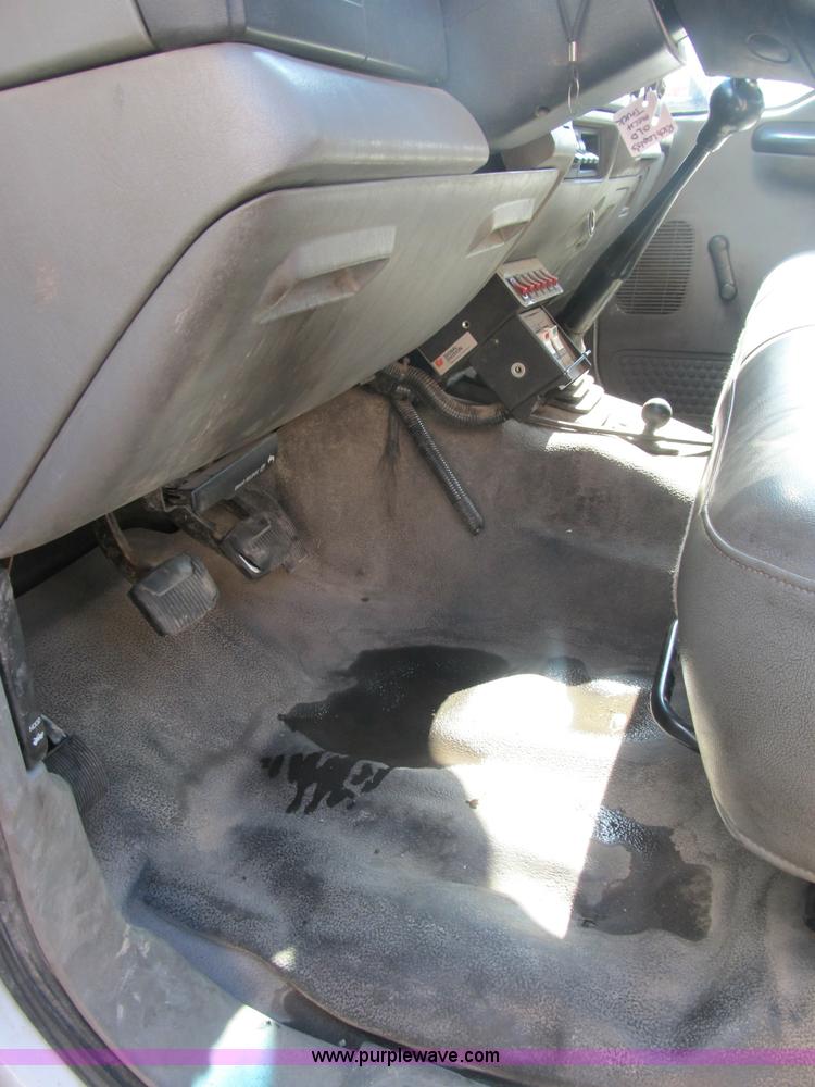 image for item B2921 2005 Ford F550 XL Super Duty service truck