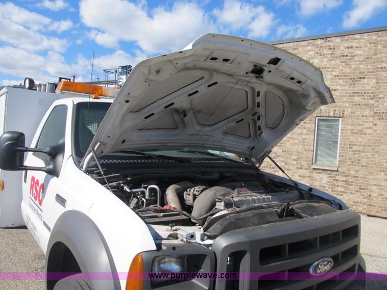 image for item B2921 2005 Ford F550 XL Super Duty service truck