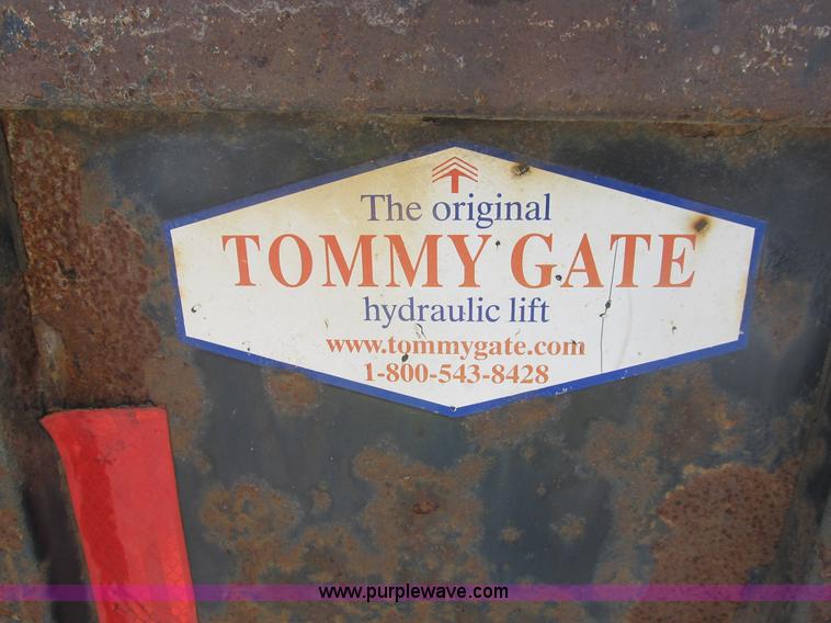 image for item B2922 2005 Ford F250 Super Duty XL pickup truck