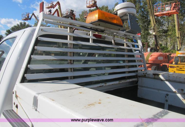 image for item B2922 2005 Ford F250 Super Duty XL pickup truck