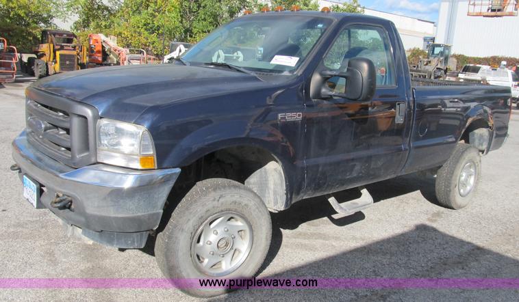 image for item B2923 2003 Ford F250 Super Duty XL pickup truck