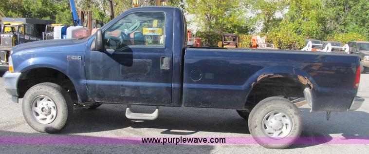 image for item B2923 2003 Ford F250 Super Duty XL pickup truck
