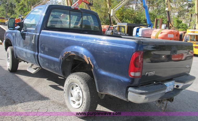 image for item B2923 2003 Ford F250 Super Duty XL pickup truck