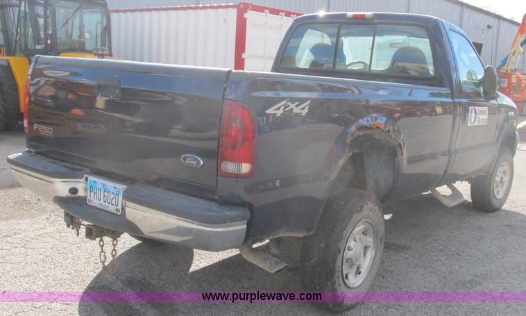 image for item B2923 2003 Ford F250 Super Duty XL pickup truck
