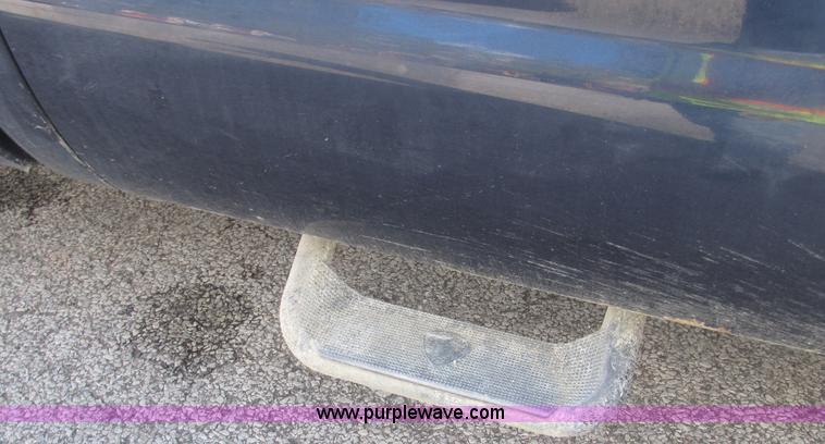 image for item B2923 2003 Ford F250 Super Duty XL pickup truck