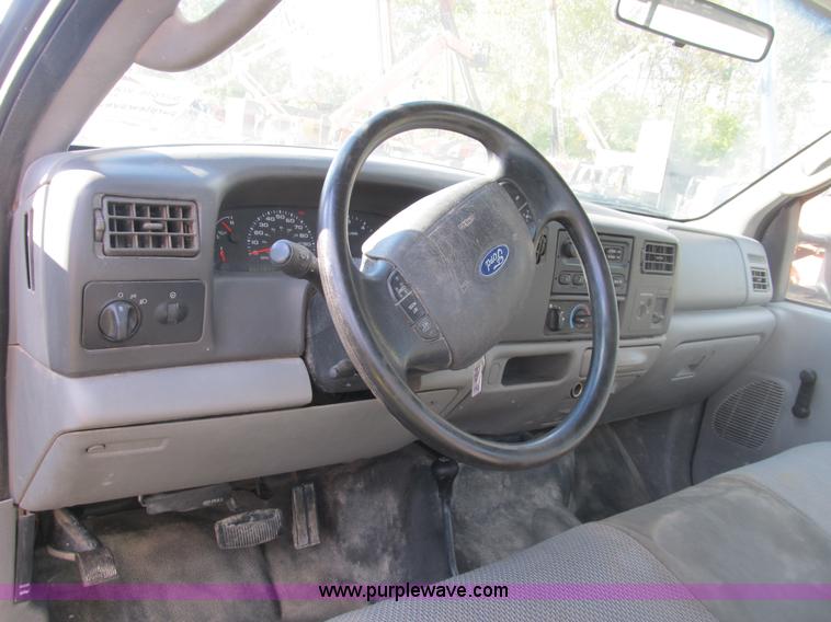 image for item B2923 2003 Ford F250 Super Duty XL pickup truck