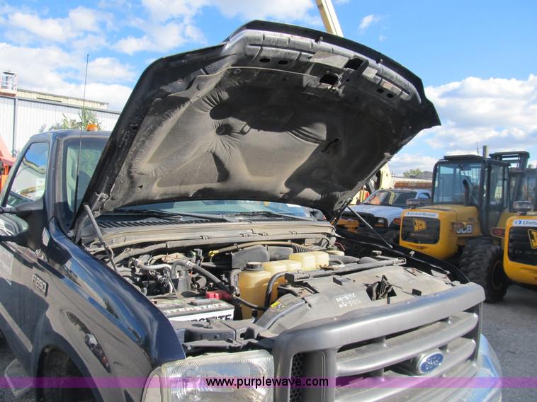 image for item B2923 2003 Ford F250 Super Duty XL pickup truck