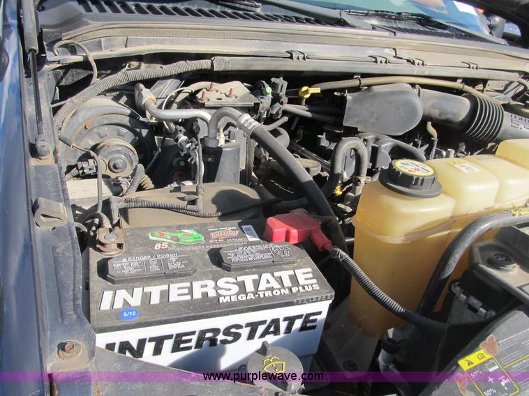 image for item B2923 2003 Ford F250 Super Duty XL pickup truck