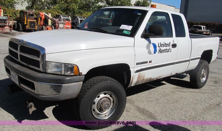 image for item B2924 2001 Dodge Ram 2500 Quad Cab pickup truck