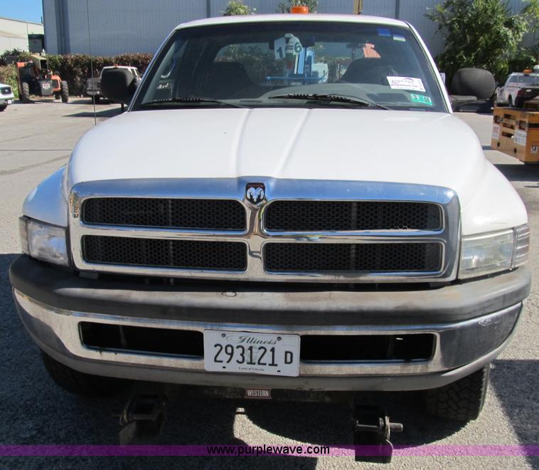 image for item B2924 2001 Dodge Ram 2500 Quad Cab pickup truck