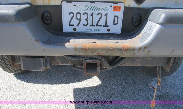 image for item B2924 2001 Dodge Ram 2500 Quad Cab pickup truck