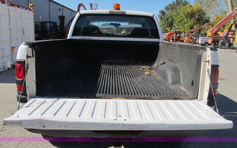 image for item B2924 2001 Dodge Ram 2500 Quad Cab pickup truck