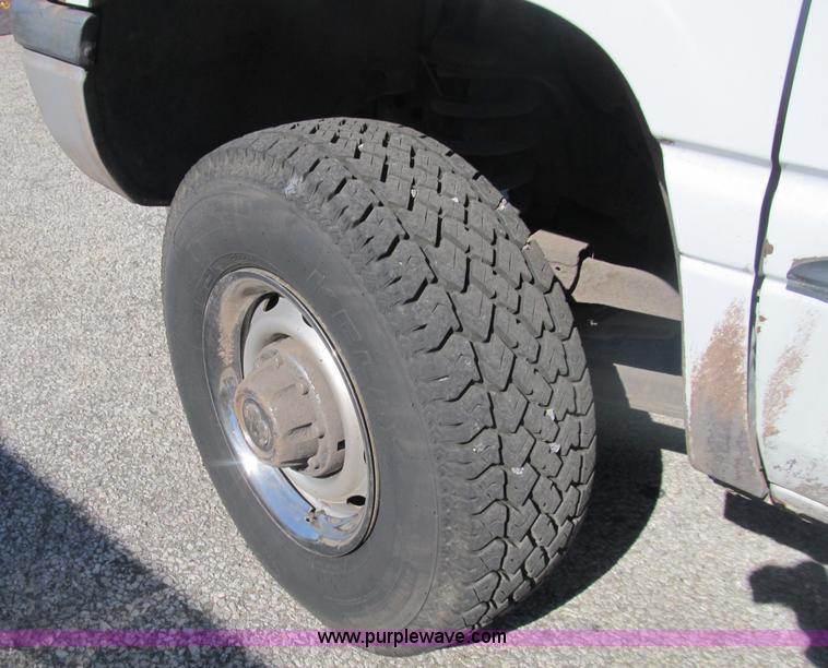 image for item B2924 2001 Dodge Ram 2500 Quad Cab pickup truck