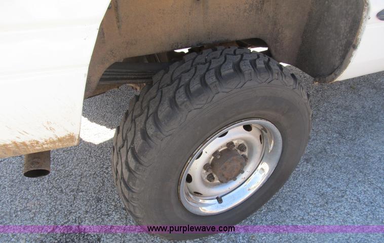 image for item B2924 2001 Dodge Ram 2500 Quad Cab pickup truck