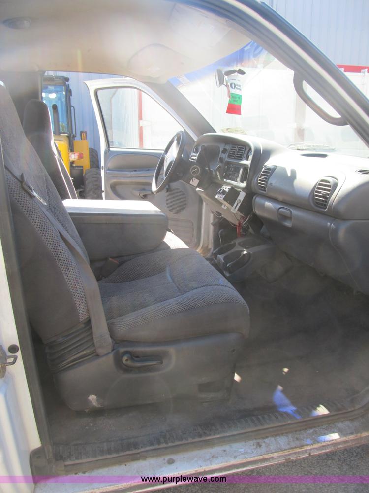 image for item B2924 2001 Dodge Ram 2500 Quad Cab pickup truck