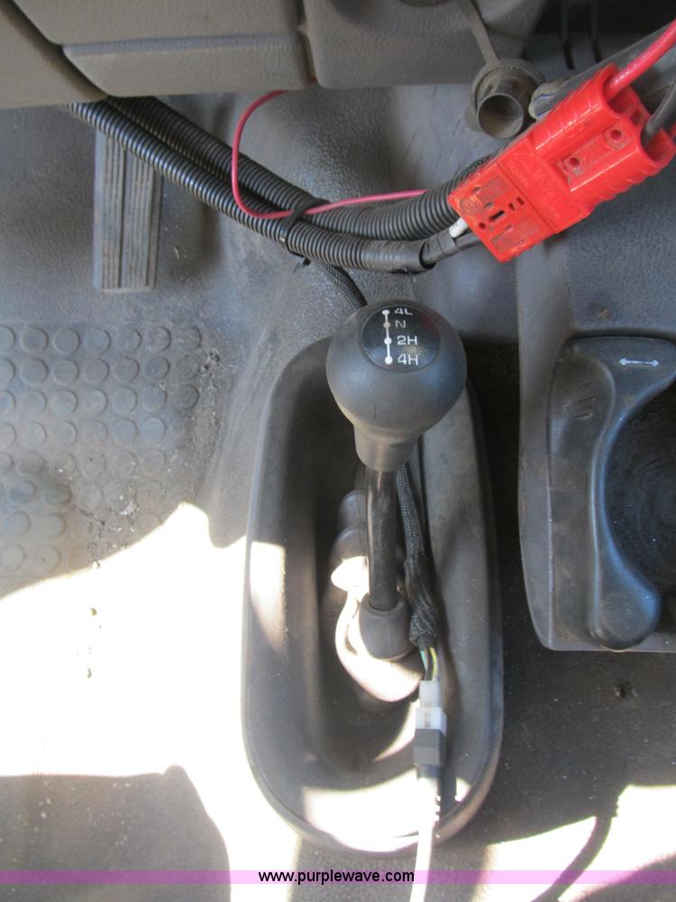 image for item B2924 2001 Dodge Ram 2500 Quad Cab pickup truck