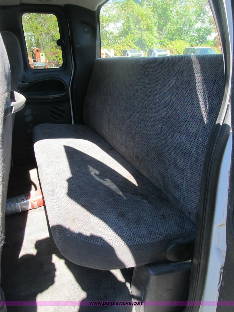 image for item B2924 2001 Dodge Ram 2500 Quad Cab pickup truck