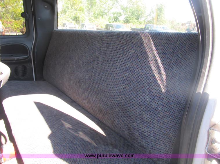 image for item B2924 2001 Dodge Ram 2500 Quad Cab pickup truck