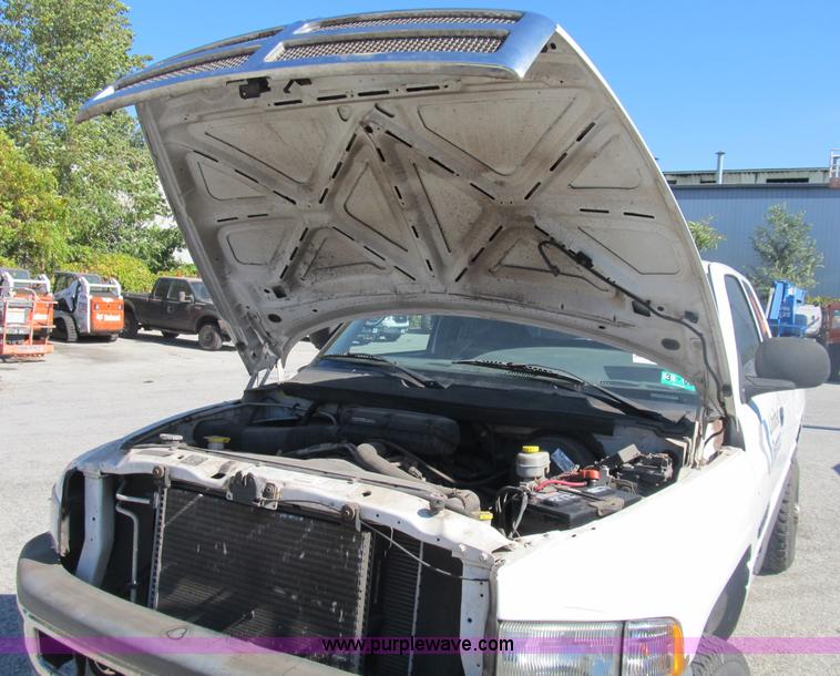 image for item B2924 2001 Dodge Ram 2500 Quad Cab pickup truck