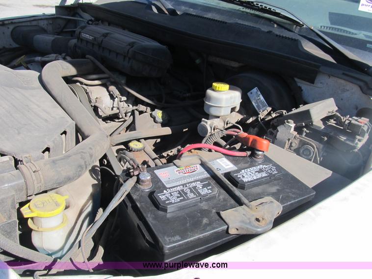 image for item B2924 2001 Dodge Ram 2500 Quad Cab pickup truck