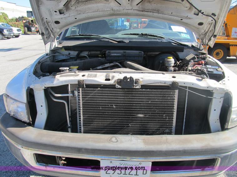 image for item B2924 2001 Dodge Ram 2500 Quad Cab pickup truck