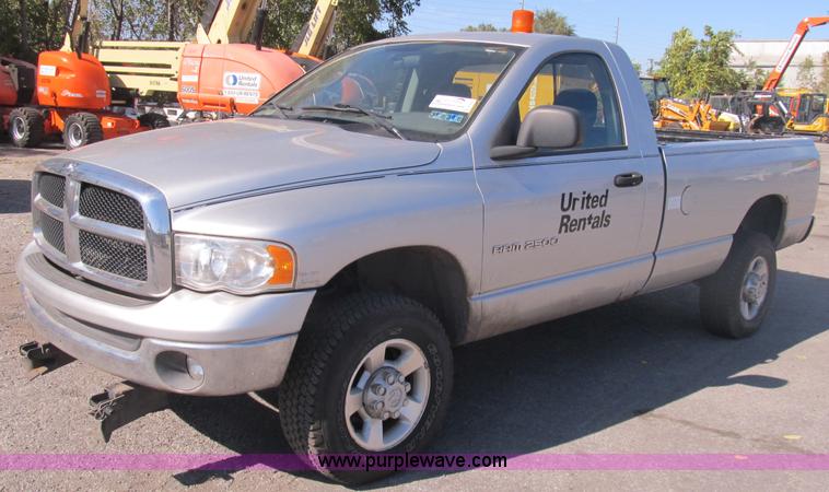 image for item B2925 2003 Dodge Ram 2500 pickup truck