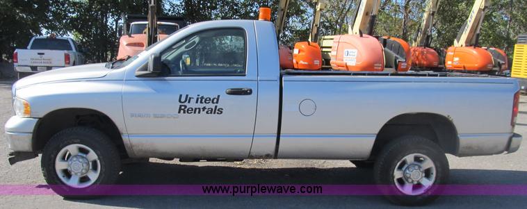 image for item B2925 2003 Dodge Ram 2500 pickup truck