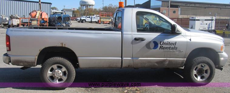 image for item B2925 2003 Dodge Ram 2500 pickup truck