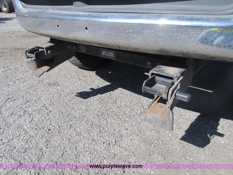 image for item B2925 2003 Dodge Ram 2500 pickup truck