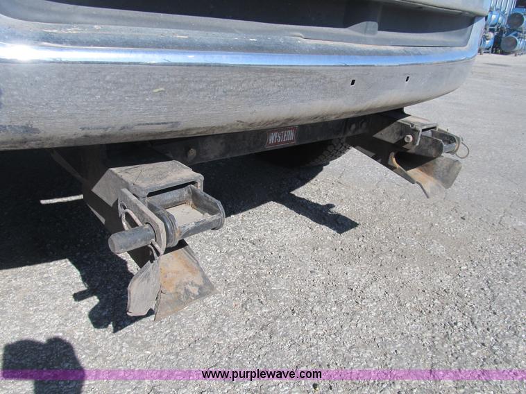 image for item B2925 2003 Dodge Ram 2500 pickup truck