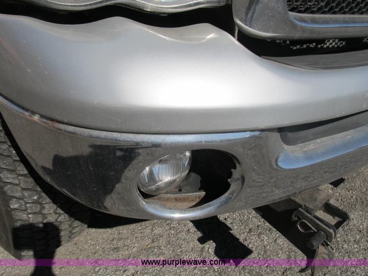 image for item B2925 2003 Dodge Ram 2500 pickup truck
