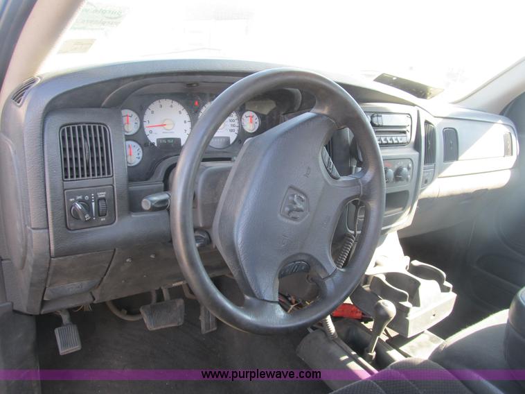 image for item B2925 2003 Dodge Ram 2500 pickup truck