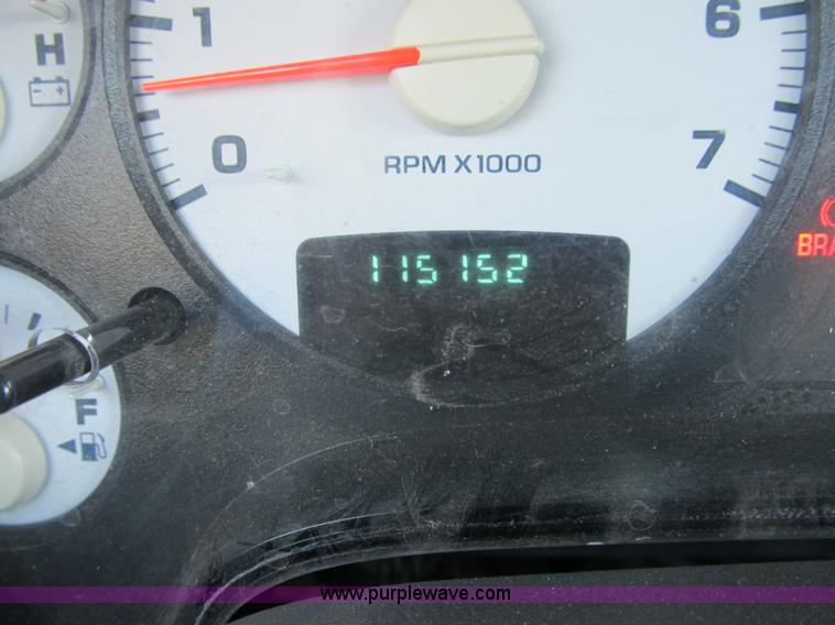 image for item B2925 2003 Dodge Ram 2500 pickup truck