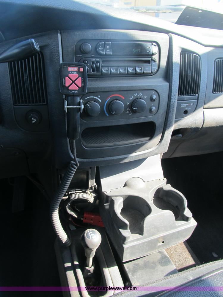 image for item B2925 2003 Dodge Ram 2500 pickup truck