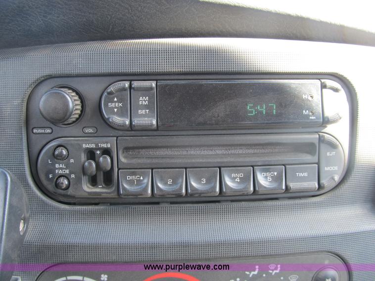 image for item B2925 2003 Dodge Ram 2500 pickup truck