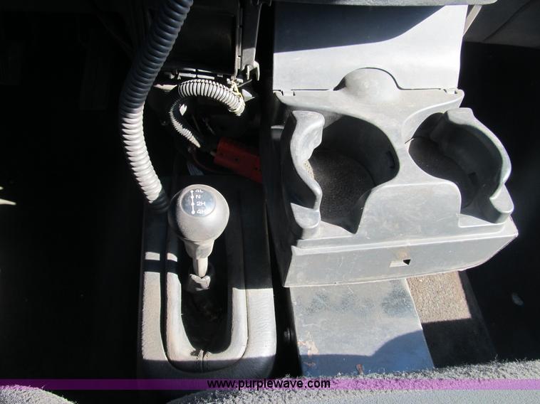 image for item B2925 2003 Dodge Ram 2500 pickup truck