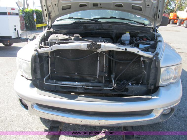 image for item B2925 2003 Dodge Ram 2500 pickup truck