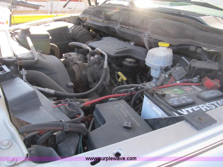 image for item B2925 2003 Dodge Ram 2500 pickup truck