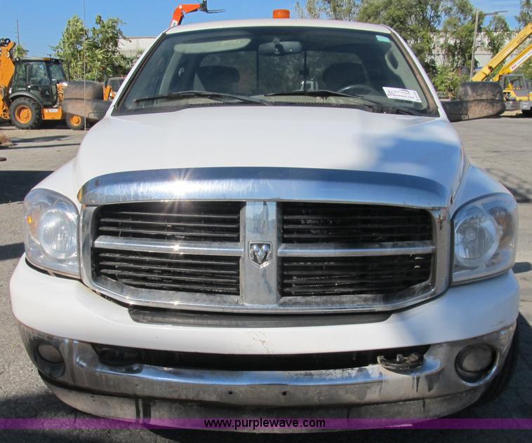 image for item B2926 2007 Dodge Ram 2500 HD Quad Cab pickup truck