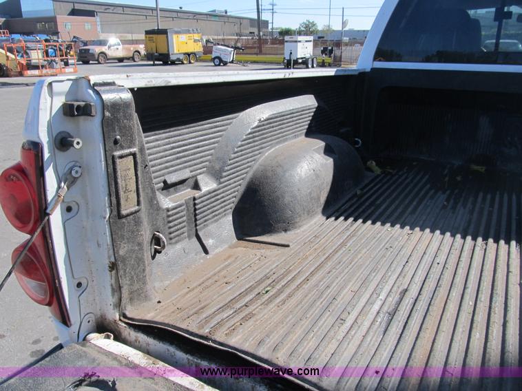 image for item B2926 2007 Dodge Ram 2500 HD Quad Cab pickup truck